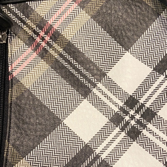 Chic Plaid Women's Backpack - Picture 3 of 3